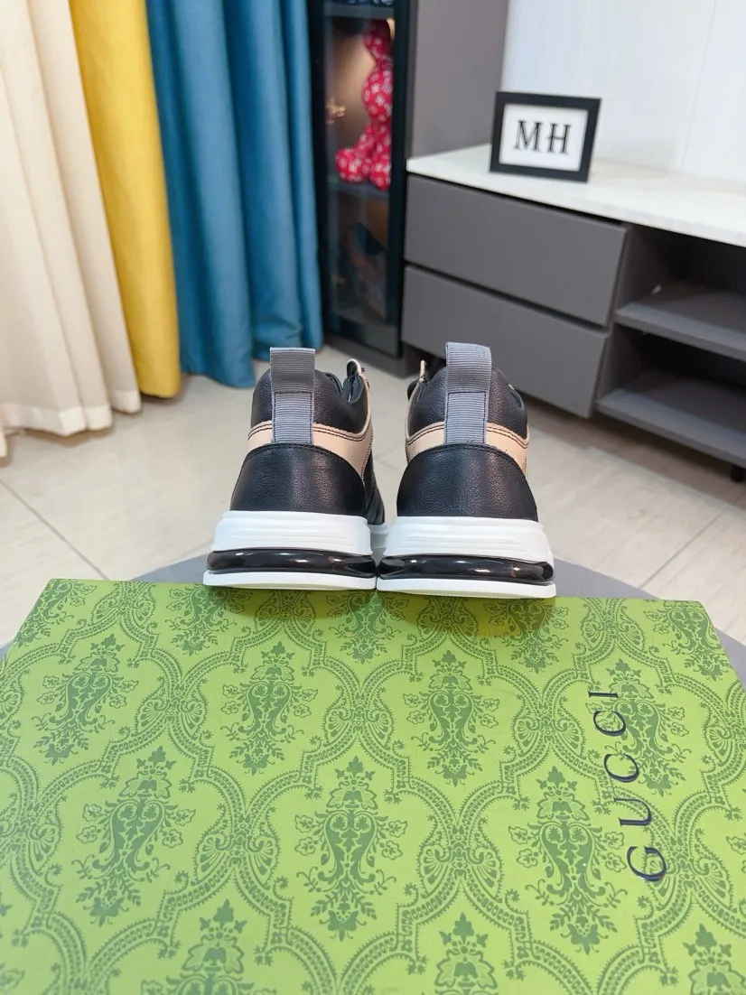 Men's shoes 💰440🌹🌹GUCCI [Gucci] New high-end brand of men's shoes, the latest fashionable casual men's shoes, trendy and versatile style, relaxed and sporty style, uppers imported from Italy, first-layer cowhide, genuine leather lining and ultra-fine workmanship. Original personalized fashionable rubber wear-resistant outsole, light and comfortable on the foot, size 38-44